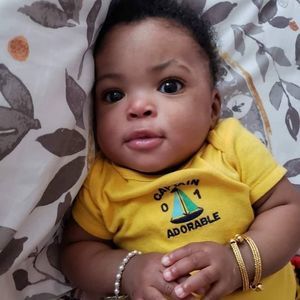 Meet your Posher, Akisha